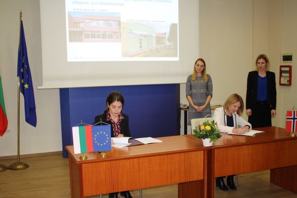 Заместник - министър Петрова и кмет на Столична община г-жа Фандъкова 