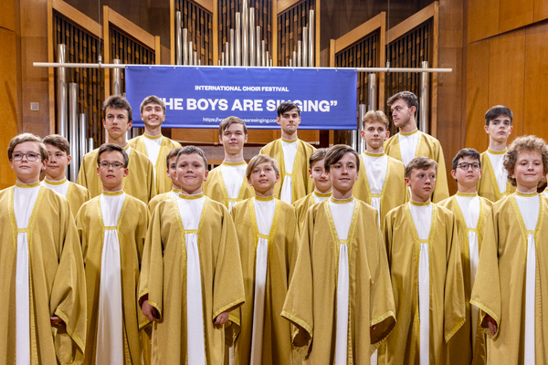 “The Lion Sleeps Tonight” next to “Ganinata Maika”, or which event can gather in one place boys choirs from Iceland, Mexico, the Czech Republic and Bulgaria