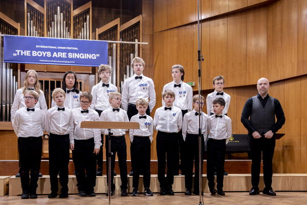 “The Lion Sleeps Tonight” next to “Ganinata Maika”, or which event can gather in one place boys choirs from Iceland, Mexico, the Czech Republic and Bulgaria