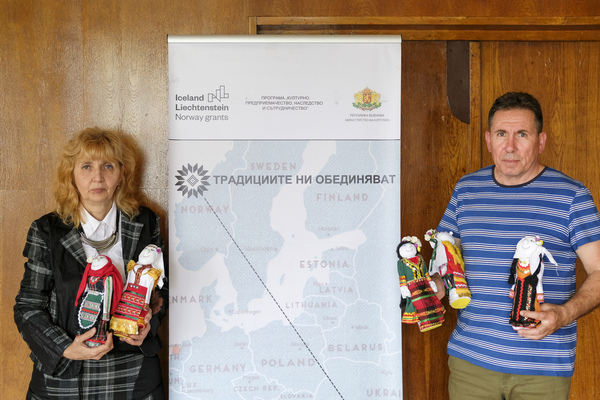 Kamelia Cholakova and Vasko Raichinov with dolls created during the workshops