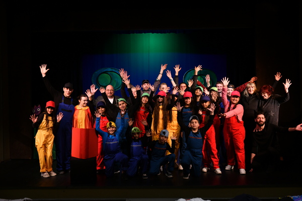 Премиерата на спектакъла „Птицата на щастието“ се състоя на сцената на Държавен куклен театър – Сливен