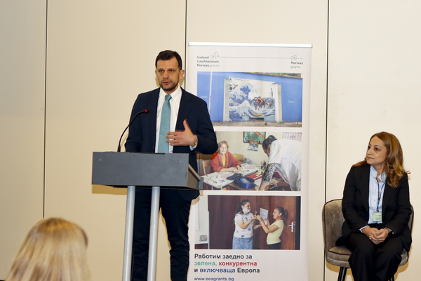 Ivan Ivanov, Head of the National Focal Point in Bulgaria and the event moderator Maria Metodieva, Director 