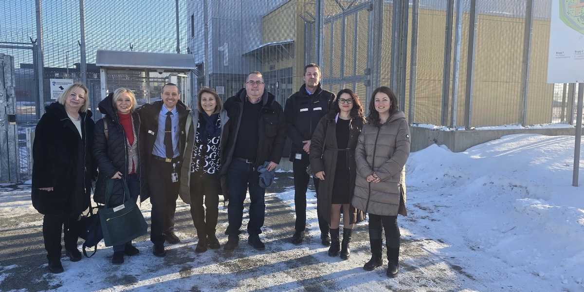 Velio Ivanov (third from left to right) and the Bulgarian delegation from General Directorate Execution of Penalties