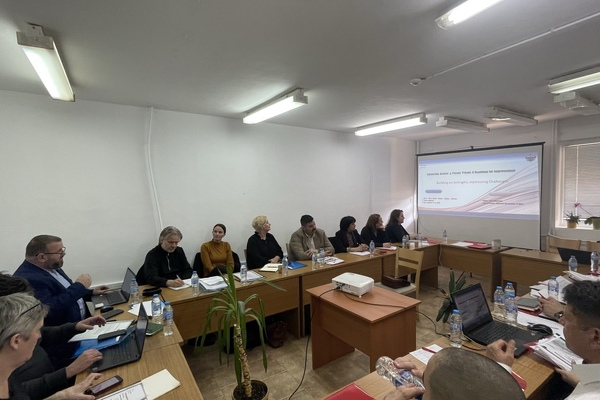 зелени затвори проект